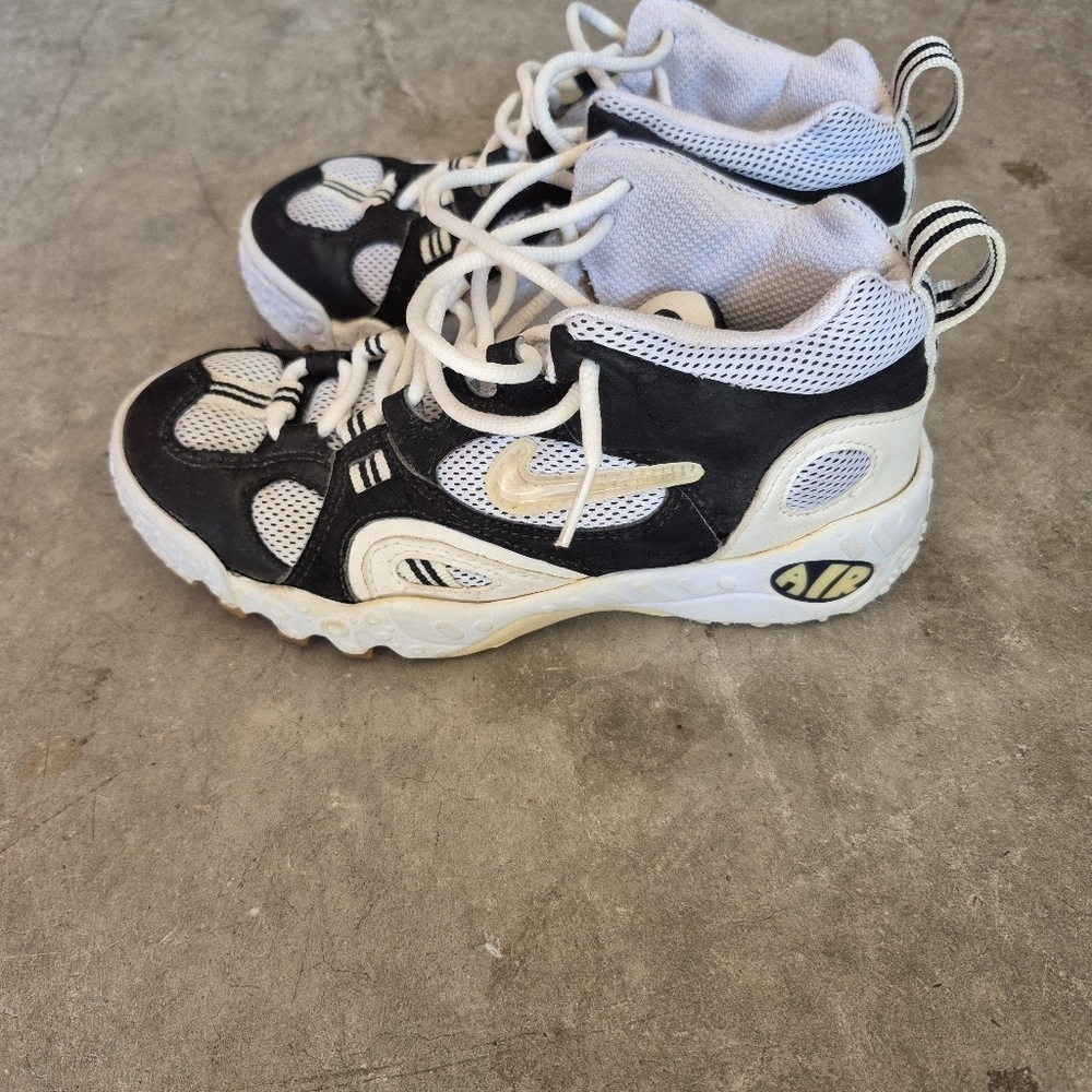 1998 Nike Air Execute Mid Black 158005 011 Woman Unisex Vintage Sneaker 7.5